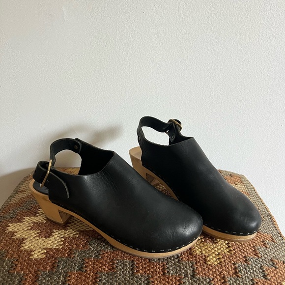 Bryr Clogs - Picture 2 of 4